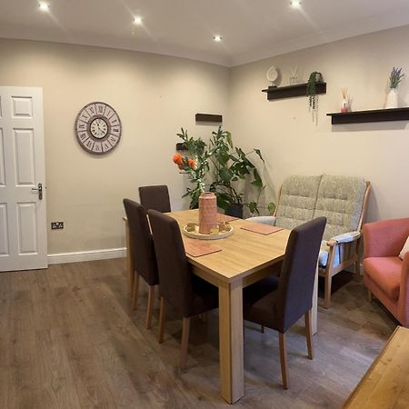 Adam'S Place, Watford Wd17 2Py Villa ภายนอก รูปภาพ